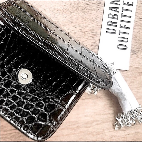 🆕🔥URBAN OUTFITTERS GORGEOUS(HANNAH) STYLISH&CHIC EMBROIDERED TEXTURE CROSDBODY - Picture 4 of 13